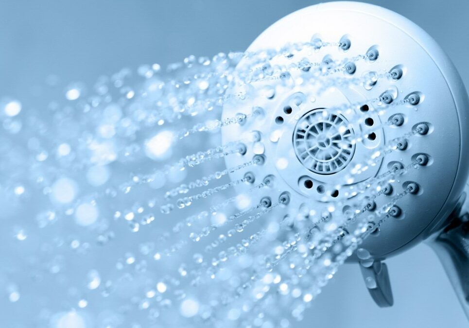 Online-Thumbnail_Assisting-a-Person-to-Shower_AOC17034 daily living in aged care courses topic artwork